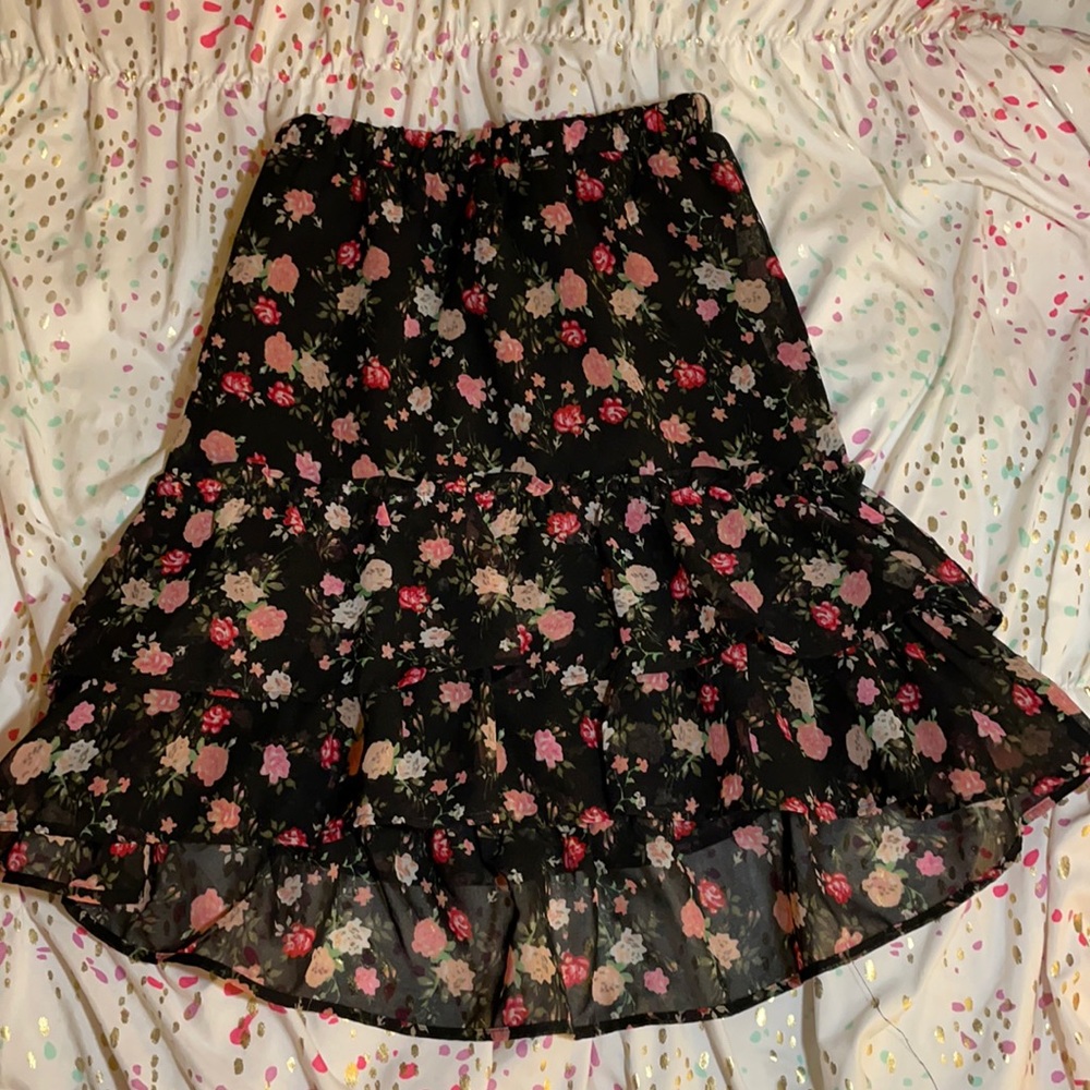 5/$25 CHILDREN’S PLACE hi-lo tiered ruffle skirt SM 5/6